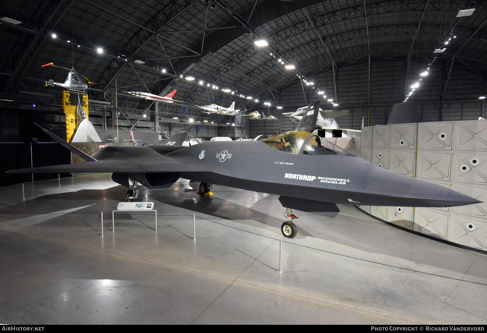Aircraft Photo of 87-0800 / AF87-800 | Northrop/McDonnell Douglas YF-23 | USA - Air Force | AirHistory.net #829809