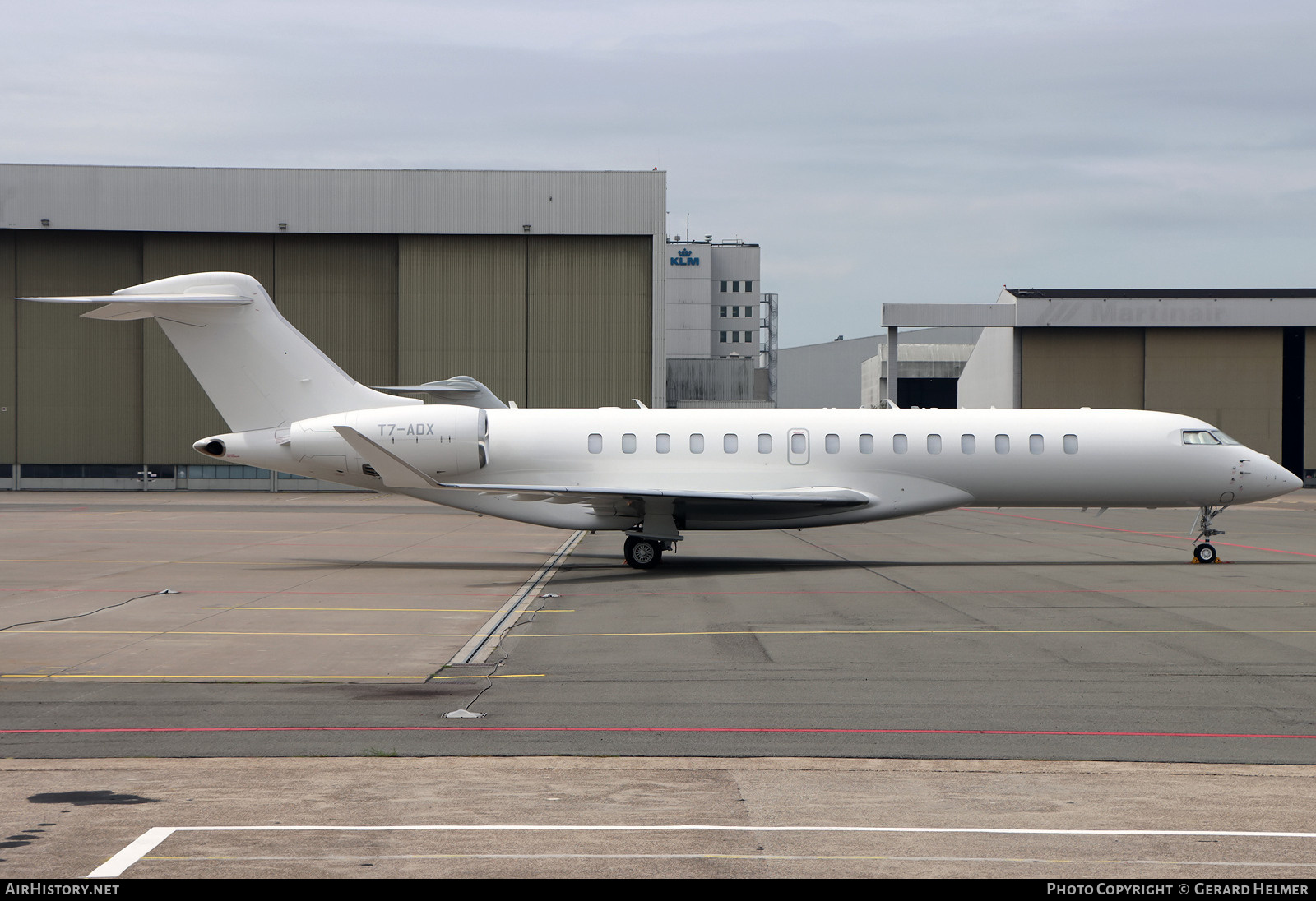 Aircraft Photo of T7-ADX | Bombardier Global 7500 (BD-700-1A10) | AirHistory.net #830152