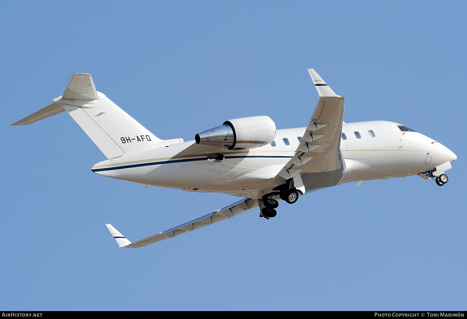 Aircraft Photo of 9H-AFQ | Bombardier Challenger 605 (CL-600-2B16) | AirHistory.net #830225
