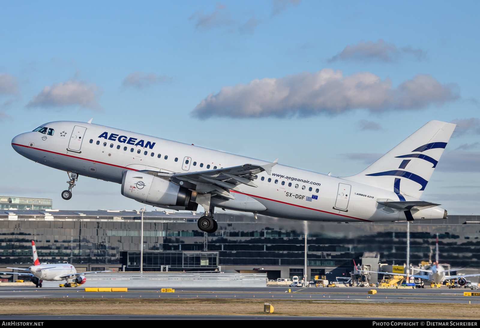 Aircraft Photo of SX-DGF | Airbus A319-132 | Aegean Airlines | AirHistory.net #830310