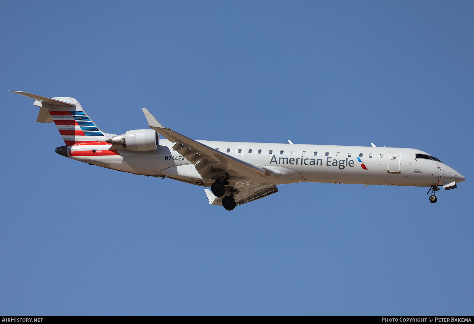 Aircraft Photo of N744EV | Bombardier CRJ-701ER (CL-600-2C10) | American Eagle | AirHistory.net #830504