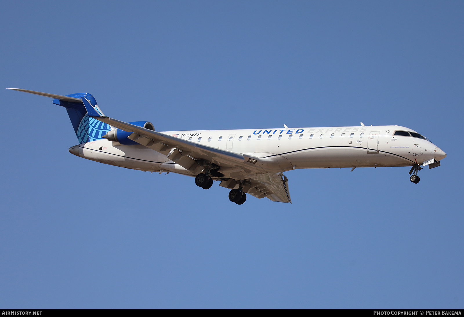Aircraft Photo of N794SK | Bombardier CRJ-701ER (CL-600-2C10) | United Express | AirHistory.net #830516