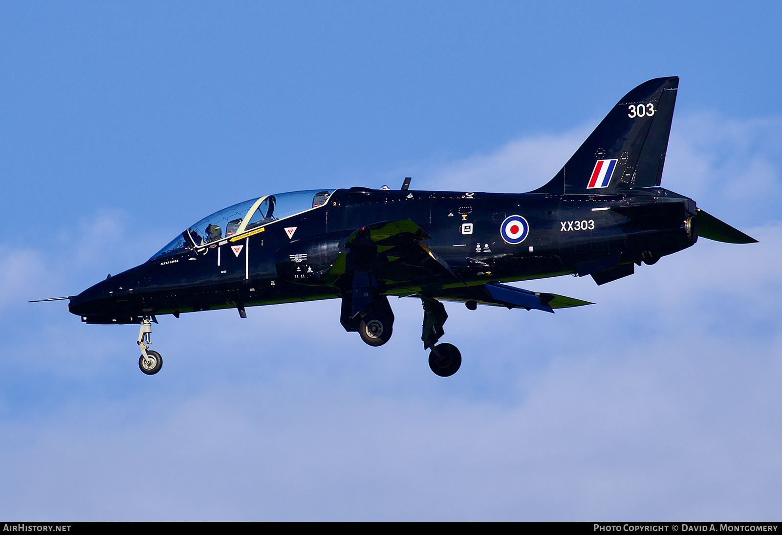 Aircraft Photo of XX303 | British Aerospace Hawk T.1A | UK - Air Force | AirHistory.net #830586