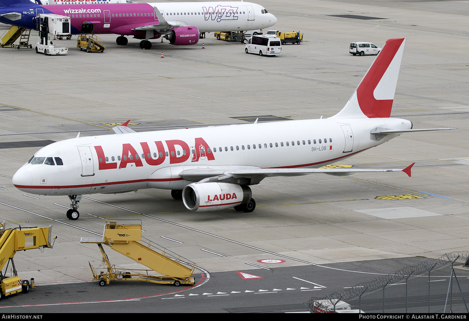 Aircraft Photo of 9H-LOB | Airbus A320-232 | Lauda | AirHistory.net #830889