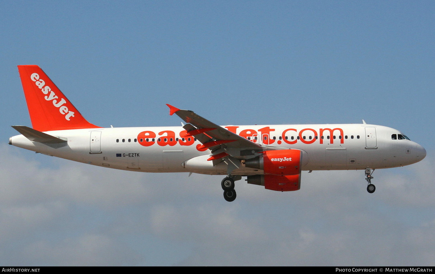 Aircraft Photo of G-EZTK | Airbus A320-214 | EasyJet | AirHistory.net #830923