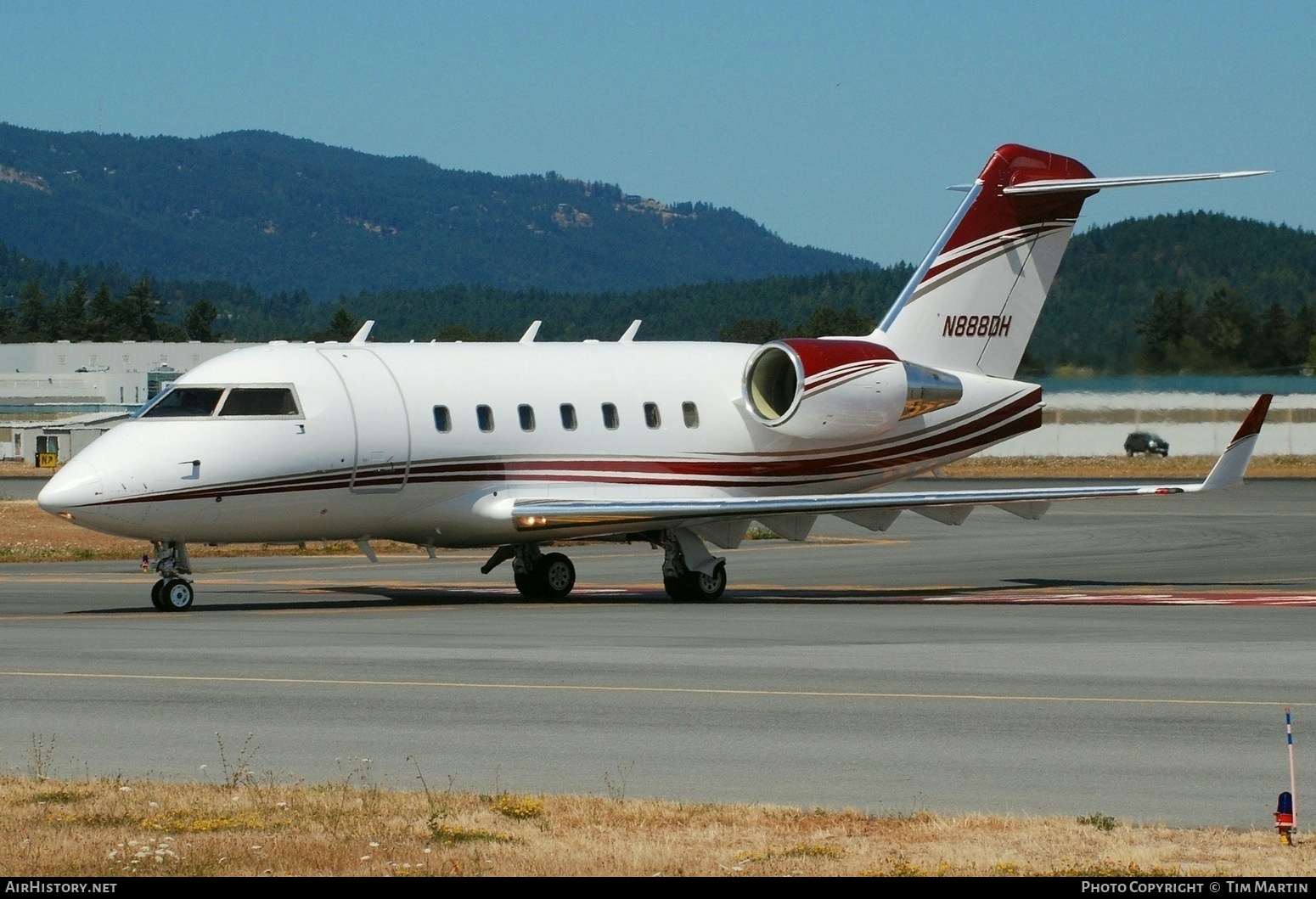 Aircraft Photo of N888DH | Canadair Challenger 604 (CL-600-2B16) | AirHistory.net #830928