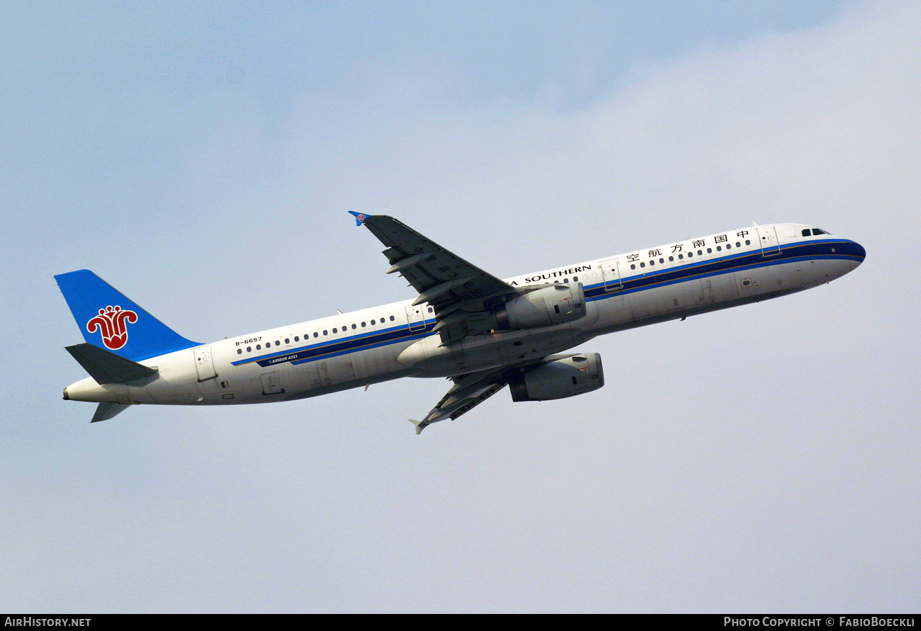 Aircraft Photo of B-6657 | Airbus A321-231 | China Southern Airlines | AirHistory.net #831018