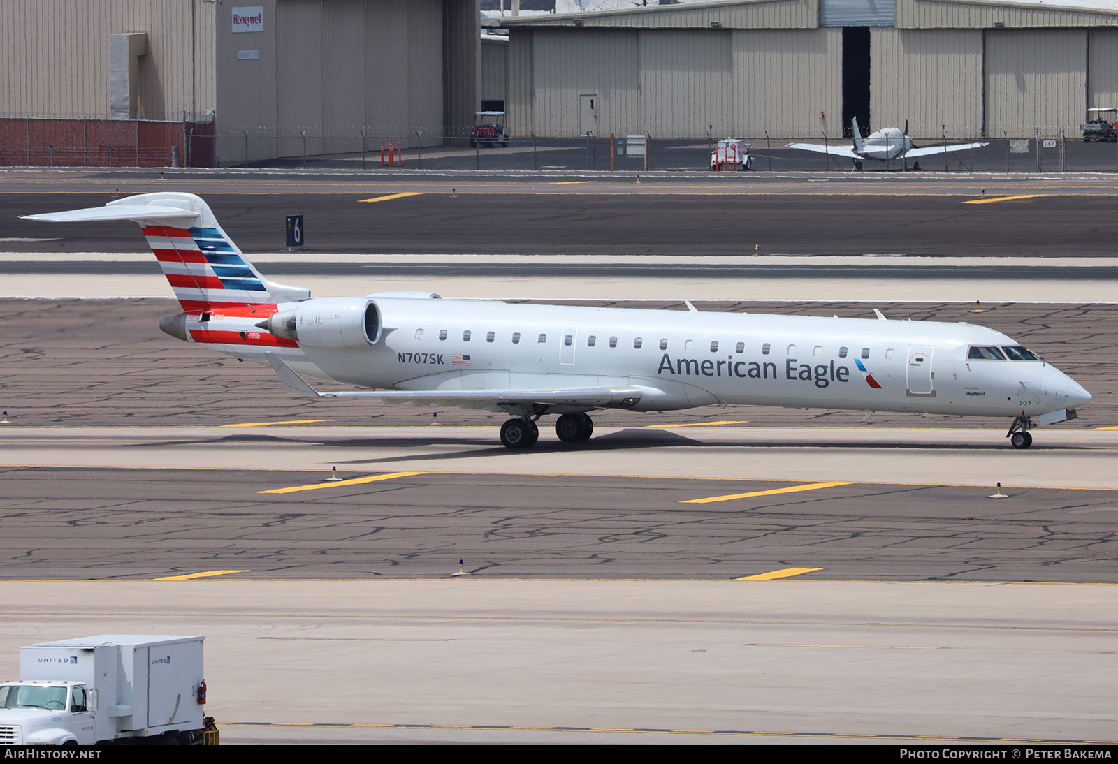 Aircraft Photo of N707SK | Bombardier CRJ-701ER (CL-600-2C10) | American Eagle | AirHistory.net #831101