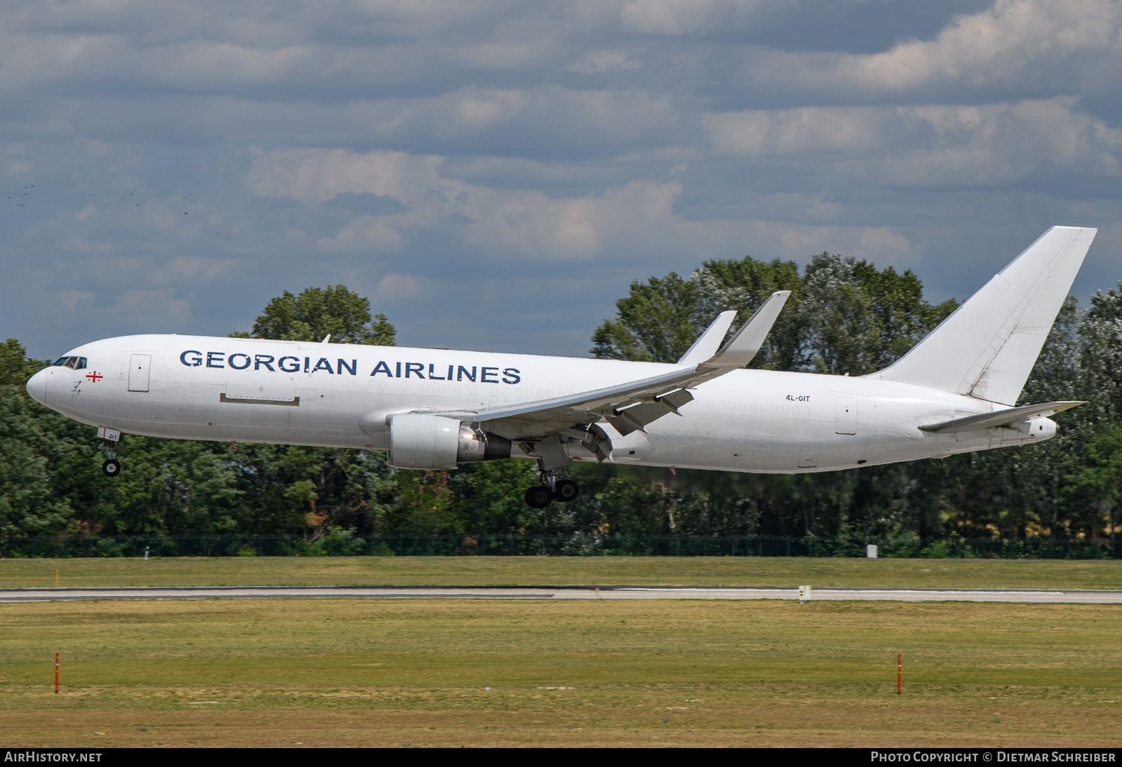 Aircraft Photo of 4L-GIT | Boeing 767-333ER(BDSF) | Georgian Airlines | AirHistory.net #831315