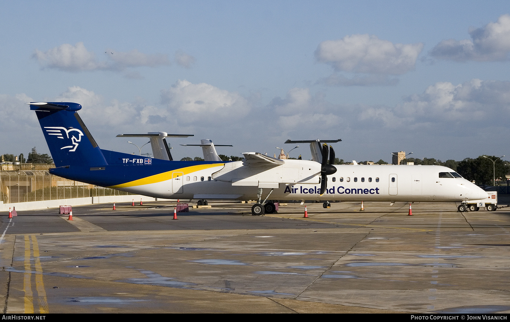 Aircraft Photo of TF-FXB | Bombardier DHC-8-402 Dash 8 | Air Iceland Connect | AirHistory.net #831343