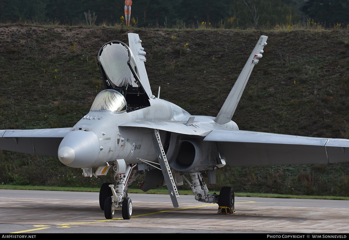Aircraft Photo of HN-438 | McDonnell Douglas F/A-18C Hornet | Finland - Air Force | AirHistory.net #831443
