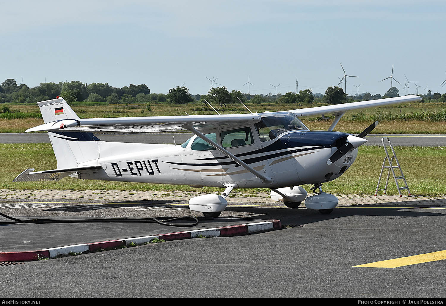 Aircraft Photo of D-EPUT | Cessna 172M Skyhawk | AirHistory.net #831447