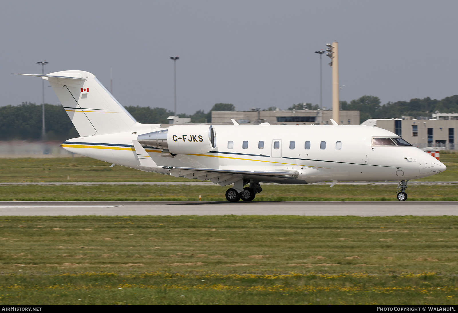 Aircraft Photo of C-FJKS | Bombardier Challenger 605 (CL-600-2B16) | AirHistory.net #831487