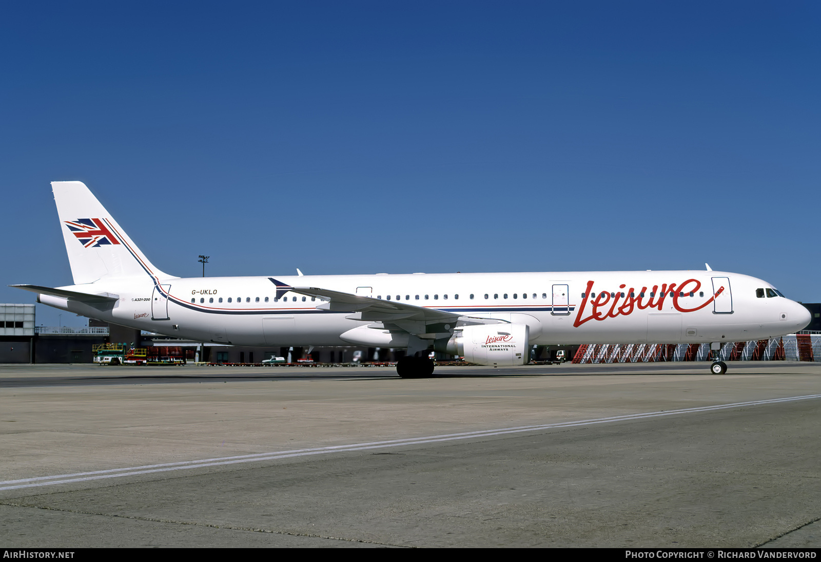 Aircraft Photo of G-UKLO | Airbus A321-211 | Leisure International Airways | AirHistory.net #831514