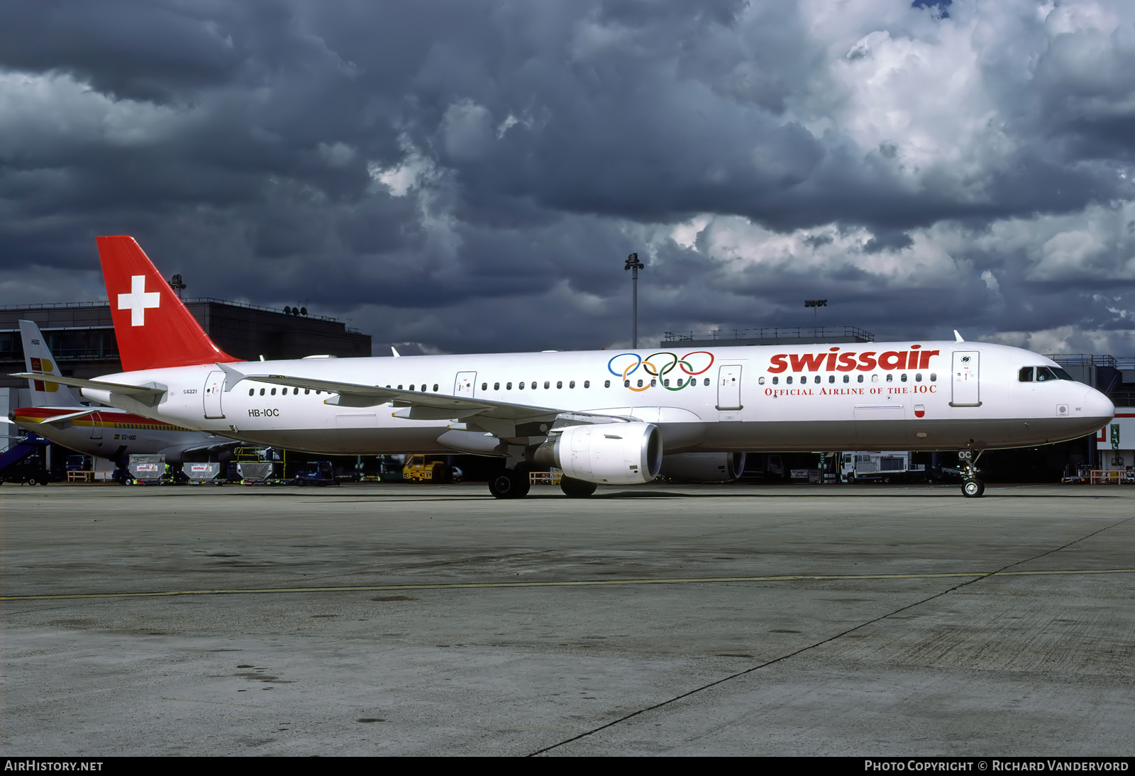 Aircraft Photo of HB-IOC | Airbus A321-111 | Swissair | AirHistory.net #831530