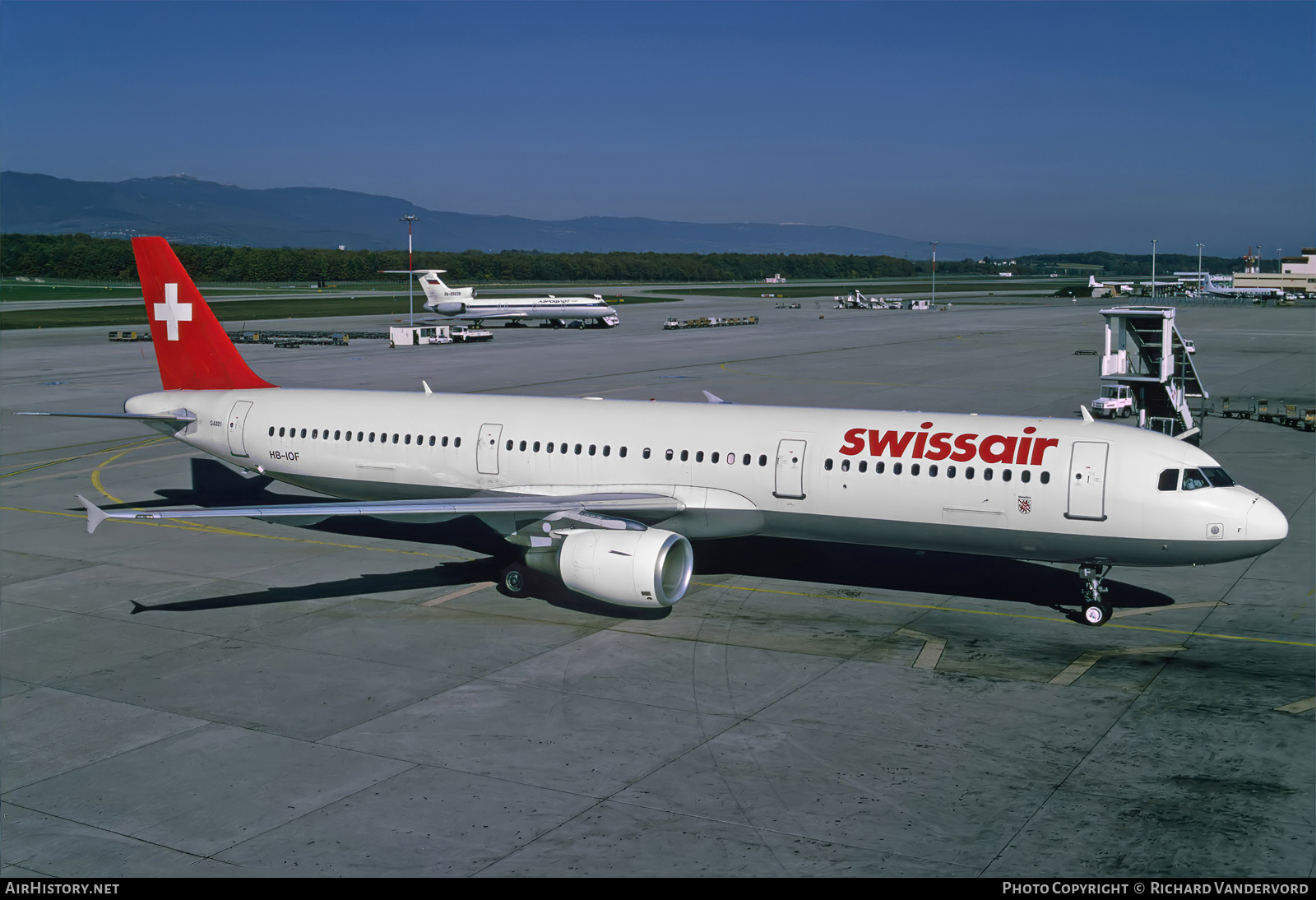 Aircraft Photo of HB-IOF | Airbus A321-111 | Swissair | AirHistory.net #831545