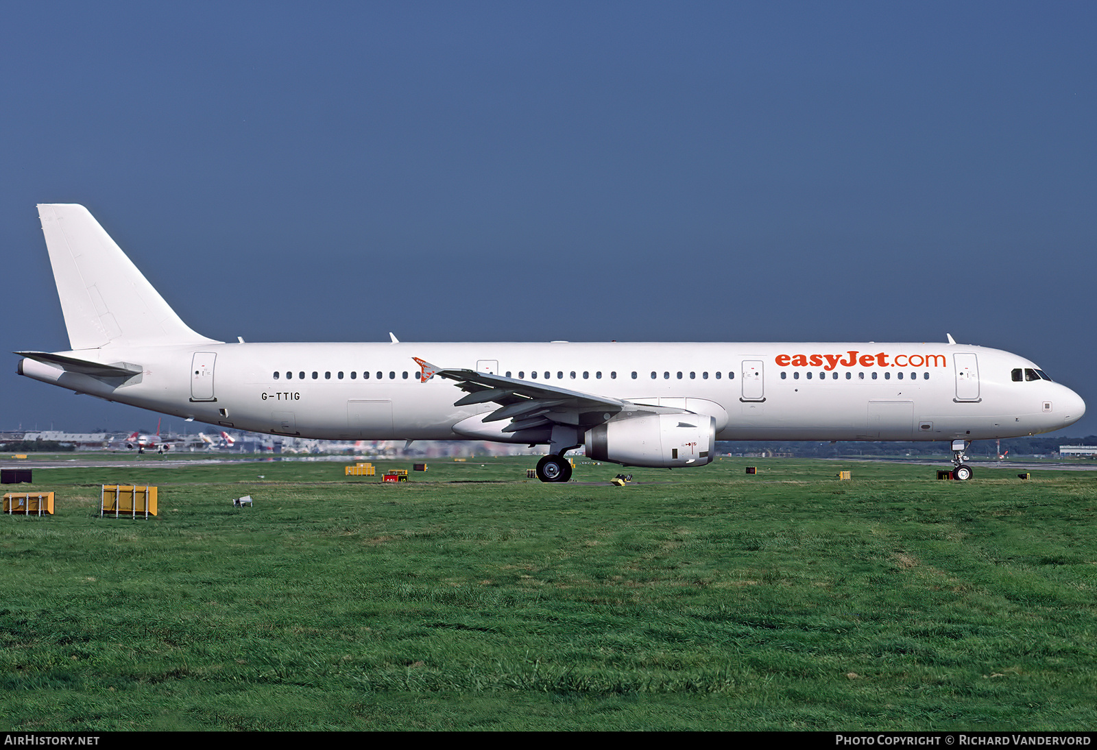 Aircraft Photo of G-TTIG | Airbus A321-231 | EasyJet | AirHistory.net #831572