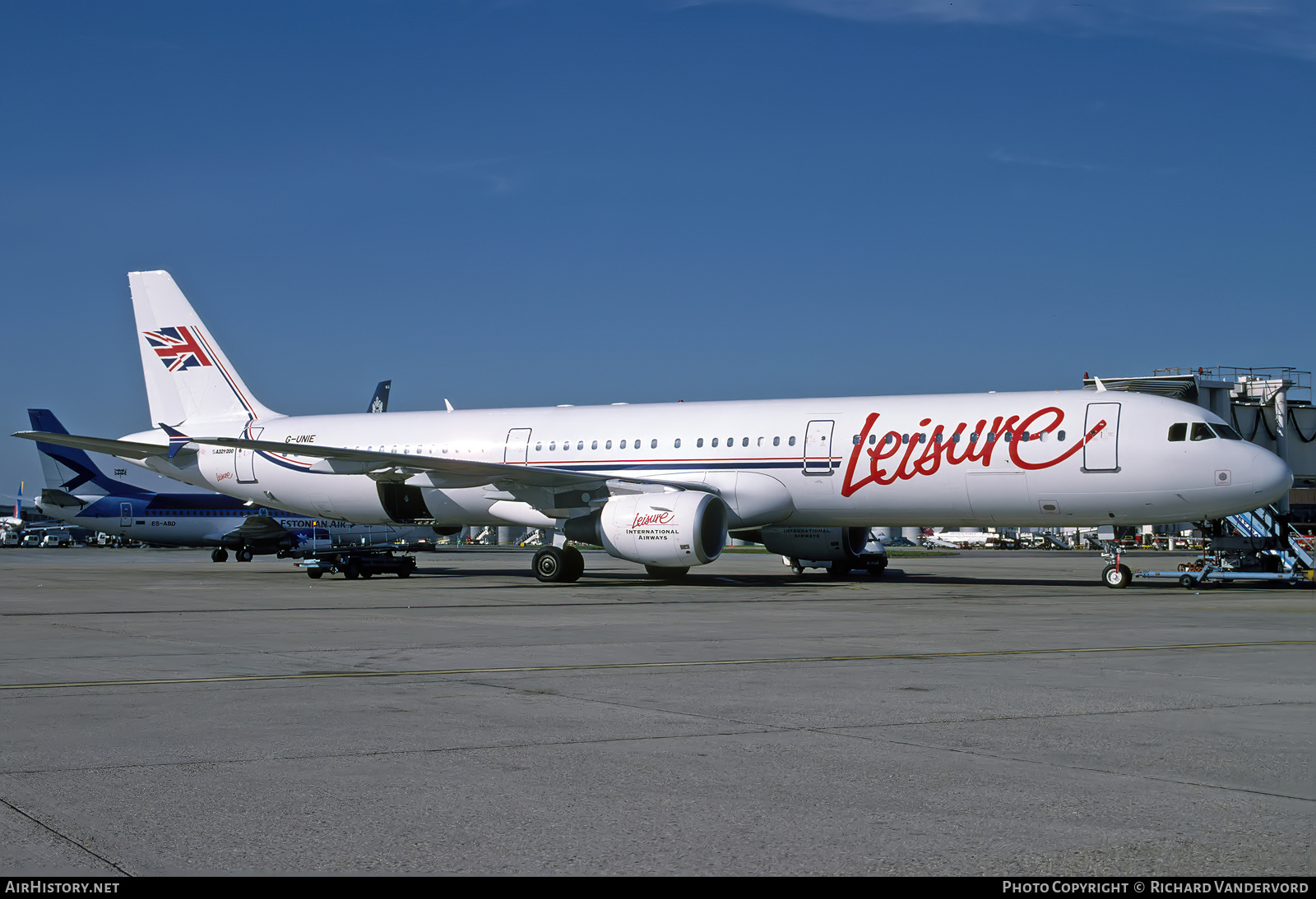Aircraft Photo of G-UNIE | Airbus A321-211 | Leisure International Airways | AirHistory.net #831591