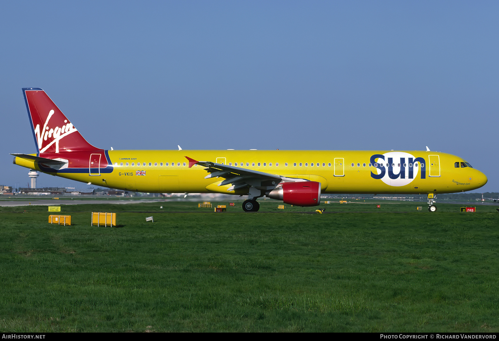 Aircraft Photo of G-VKIS | Airbus A321-211 | Virgin Sun | AirHistory.net #831612