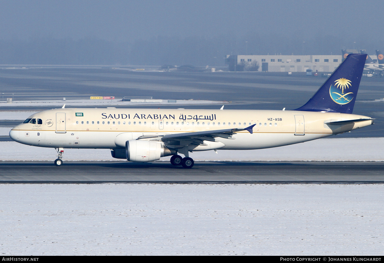 Aircraft Photo of HZ-ASB | Airbus A320-214 | Saudi Arabian Airlines | AirHistory.net #831683