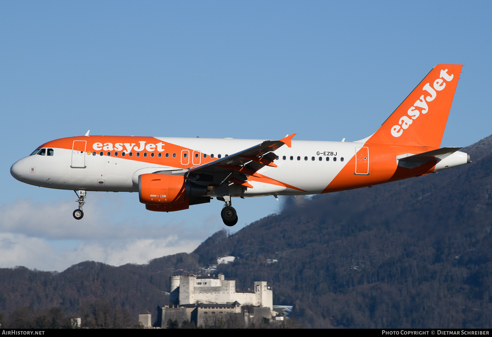 Aircraft Photo of G-EZBJ | Airbus A319-111 | EasyJet | AirHistory.net #831728