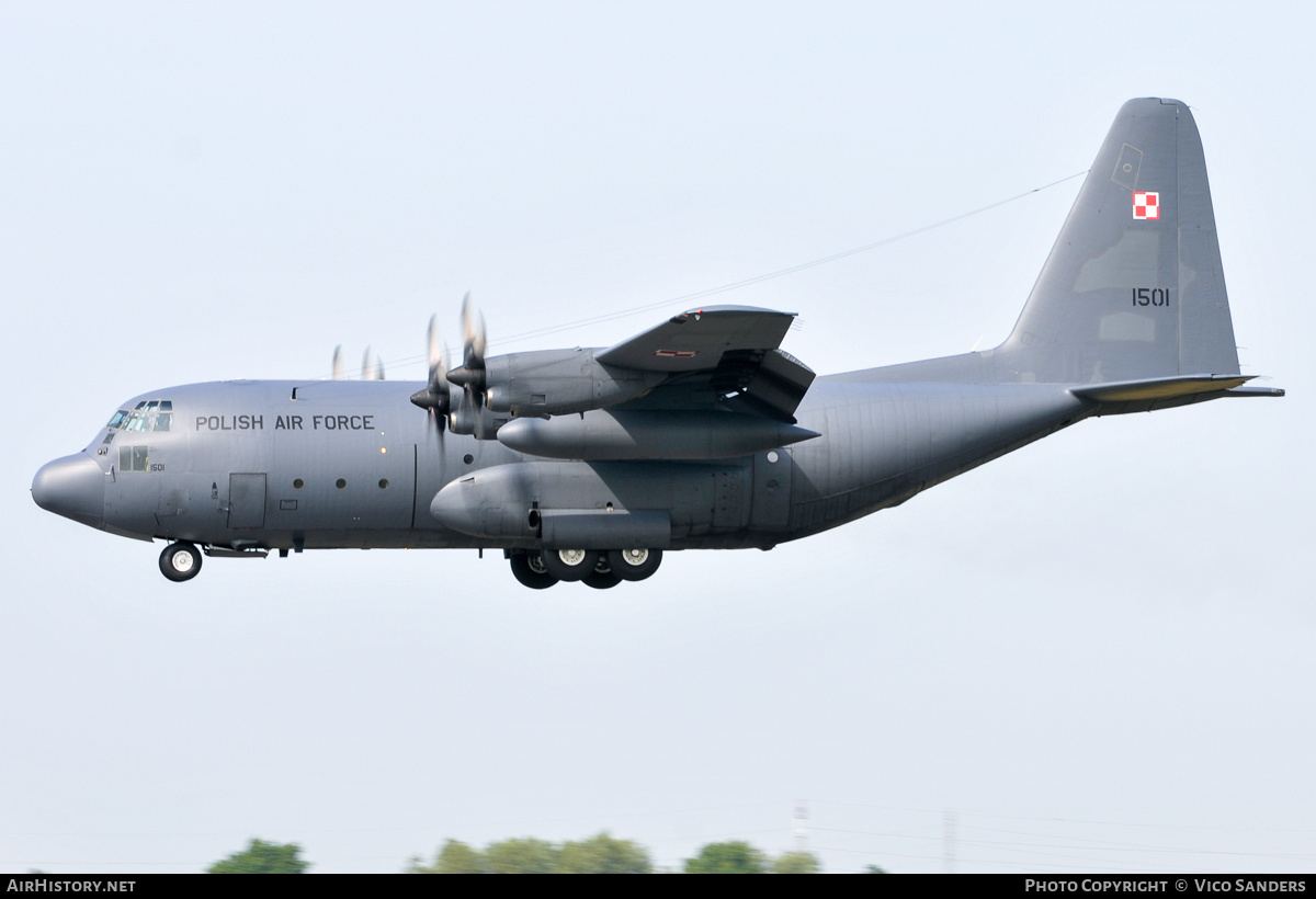 Aircraft Photo of 1501 | Lockheed C-130E Hercules (L-382) | Poland - Air Force | AirHistory.net #831823