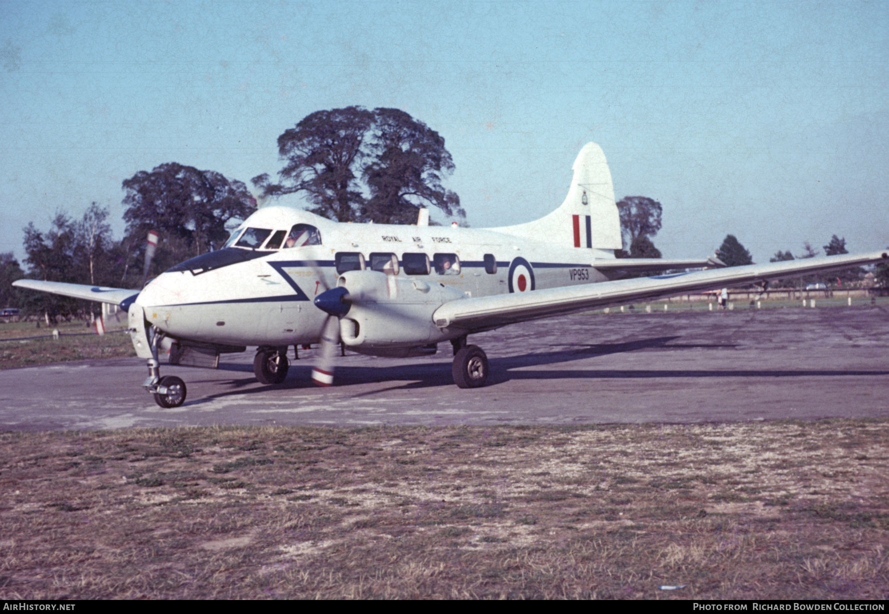 Aircraft Photo of VP953 | De Havilland D.H. 104 Devon C1 | UK - Air Force | AirHistory.net #831982