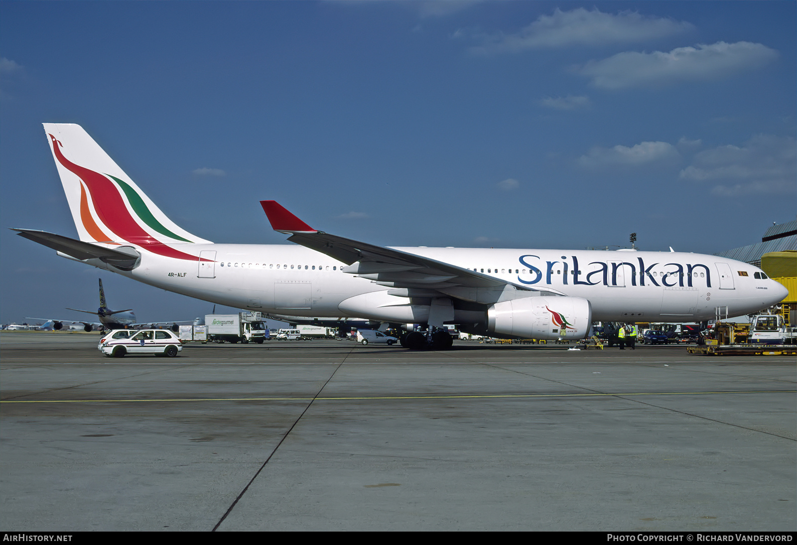 Aircraft Photo of 4R-ALF | Airbus A330-243 | SriLankan Airlines | AirHistory.net #831984
