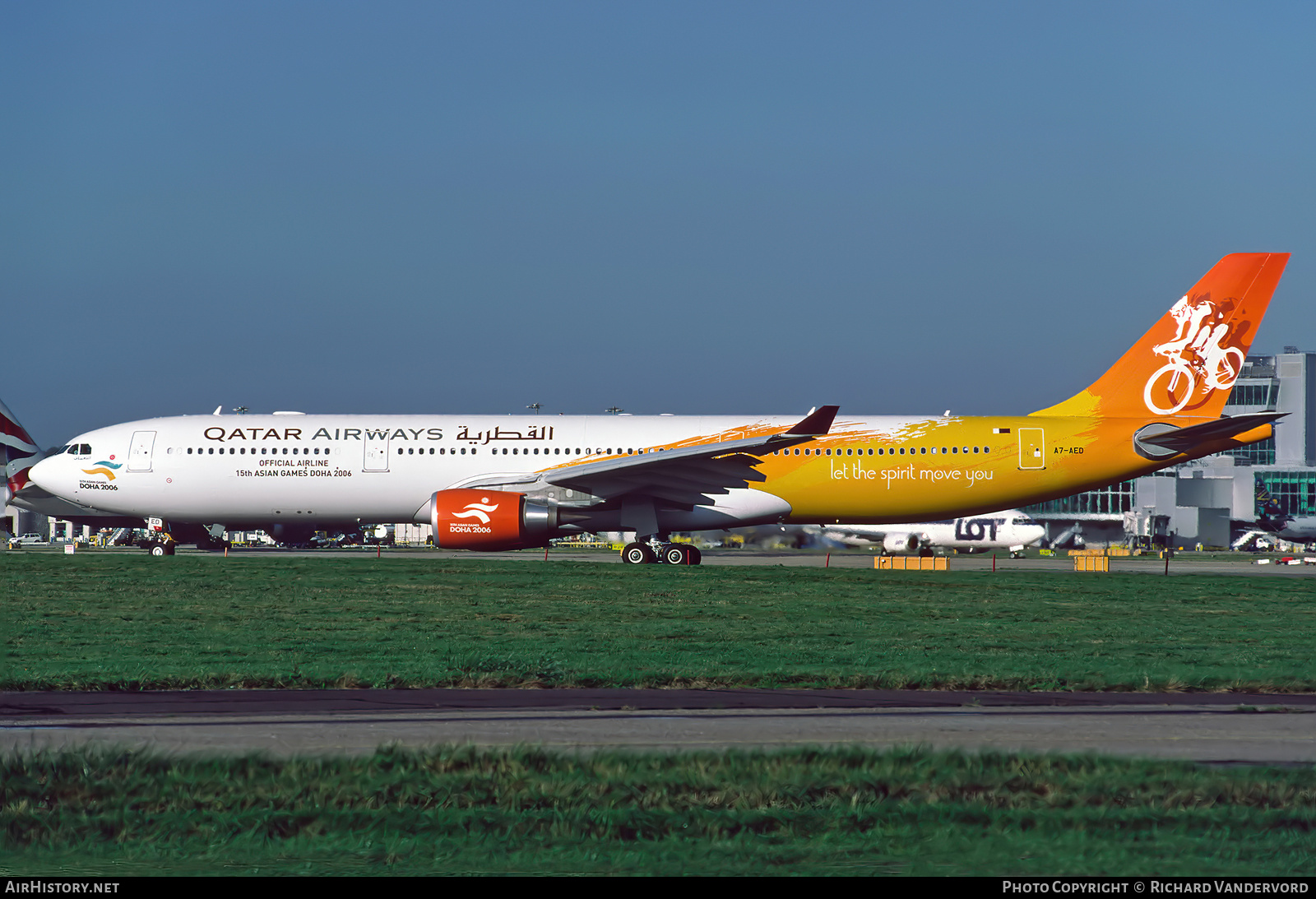 Aircraft Photo of A7-AED | Airbus A330-302 | Qatar Airways | AirHistory.net #832052