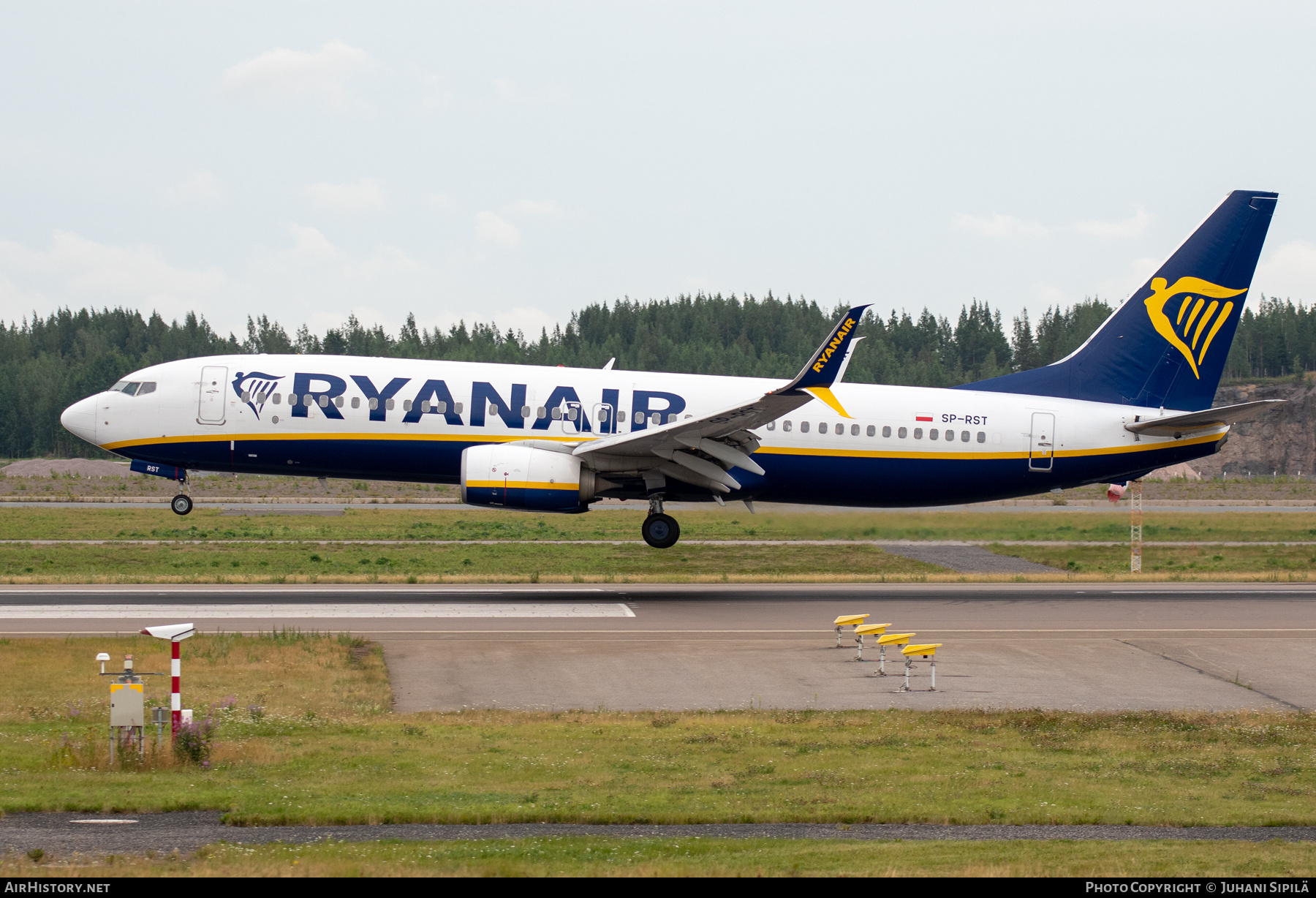 Aircraft Photo of SP-RST | Boeing 737-800 | Ryanair | AirHistory.net #832076