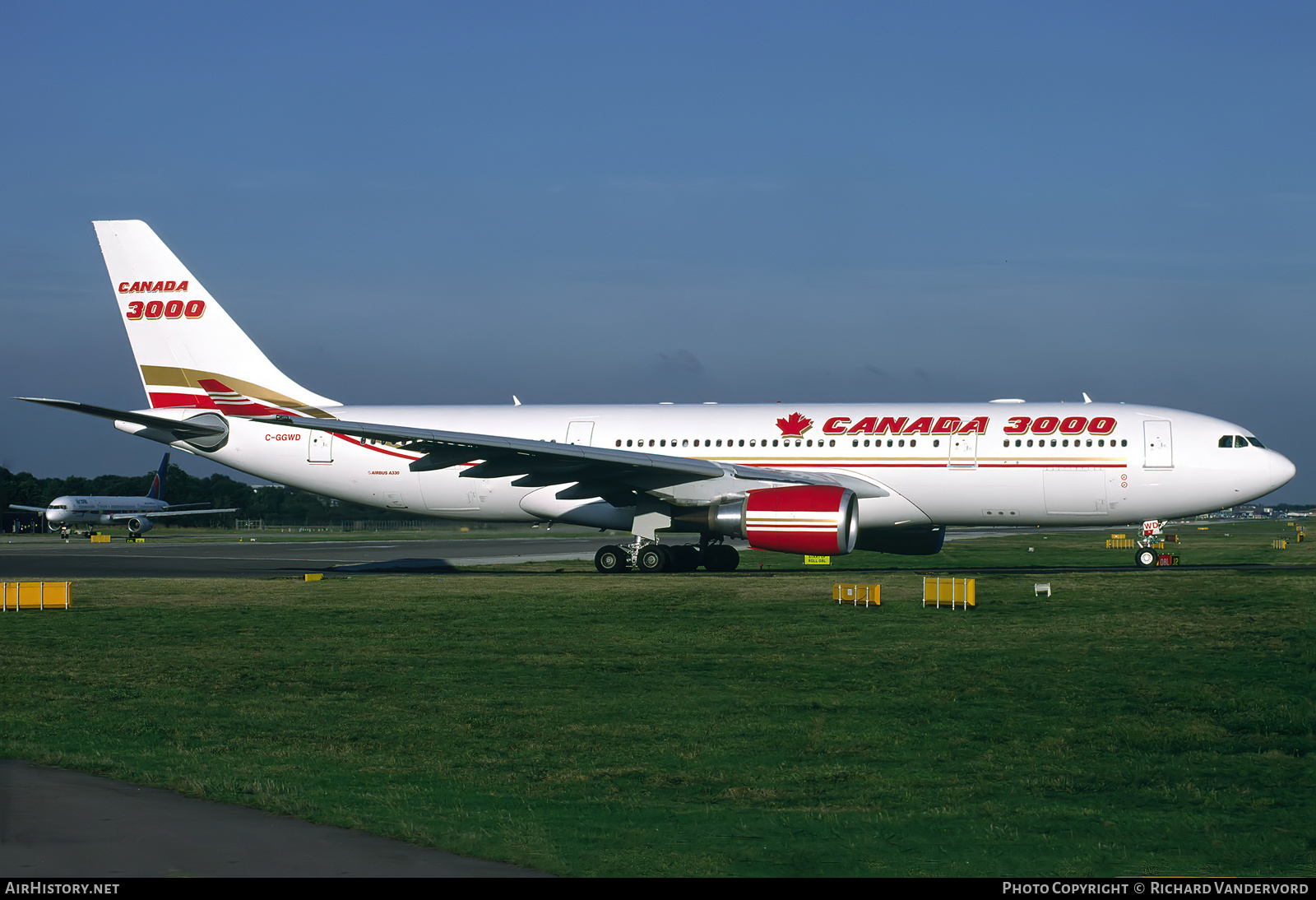 Aircraft Photo of C-GGWD | Airbus A330-202 | Canada 3000 | AirHistory.net #832079
