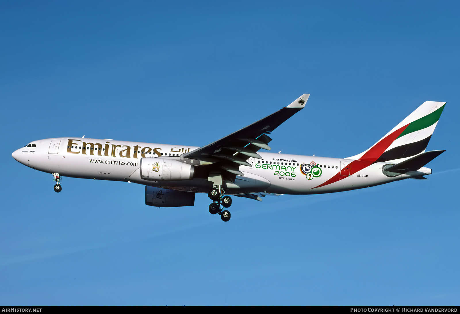 Aircraft Photo of A6-EAM | Airbus A330-243 | Emirates | AirHistory.net #832090