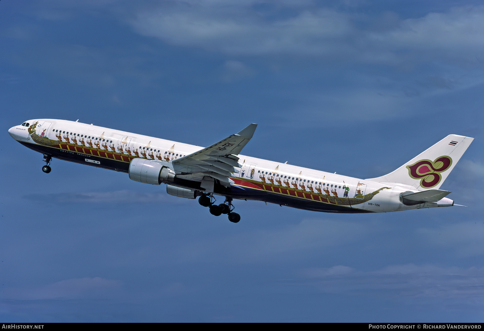 Aircraft Photo of HS-TEK | Airbus A330-322 | Thai Airways International | AirHistory.net #832315