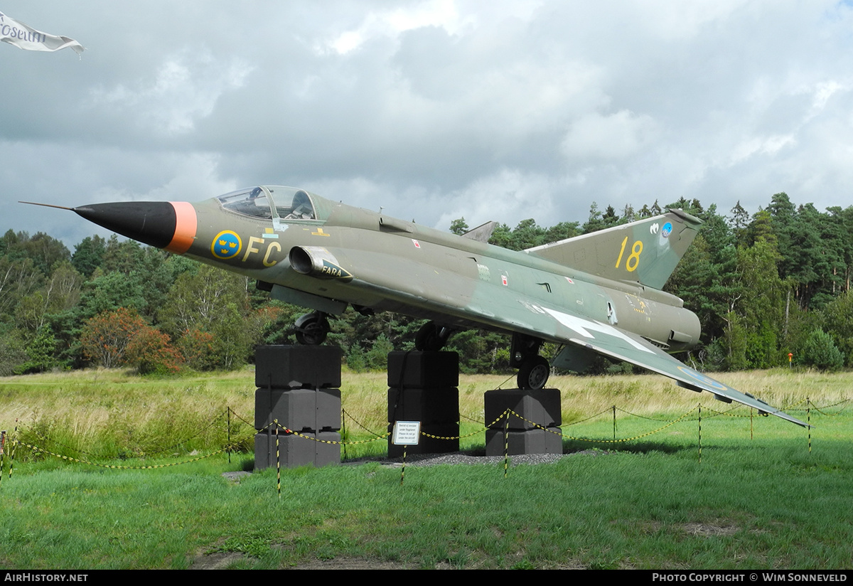 Aircraft Photo of 35598 | Saab J35J Draken | Sweden - Air Force | AirHistory.net #832326