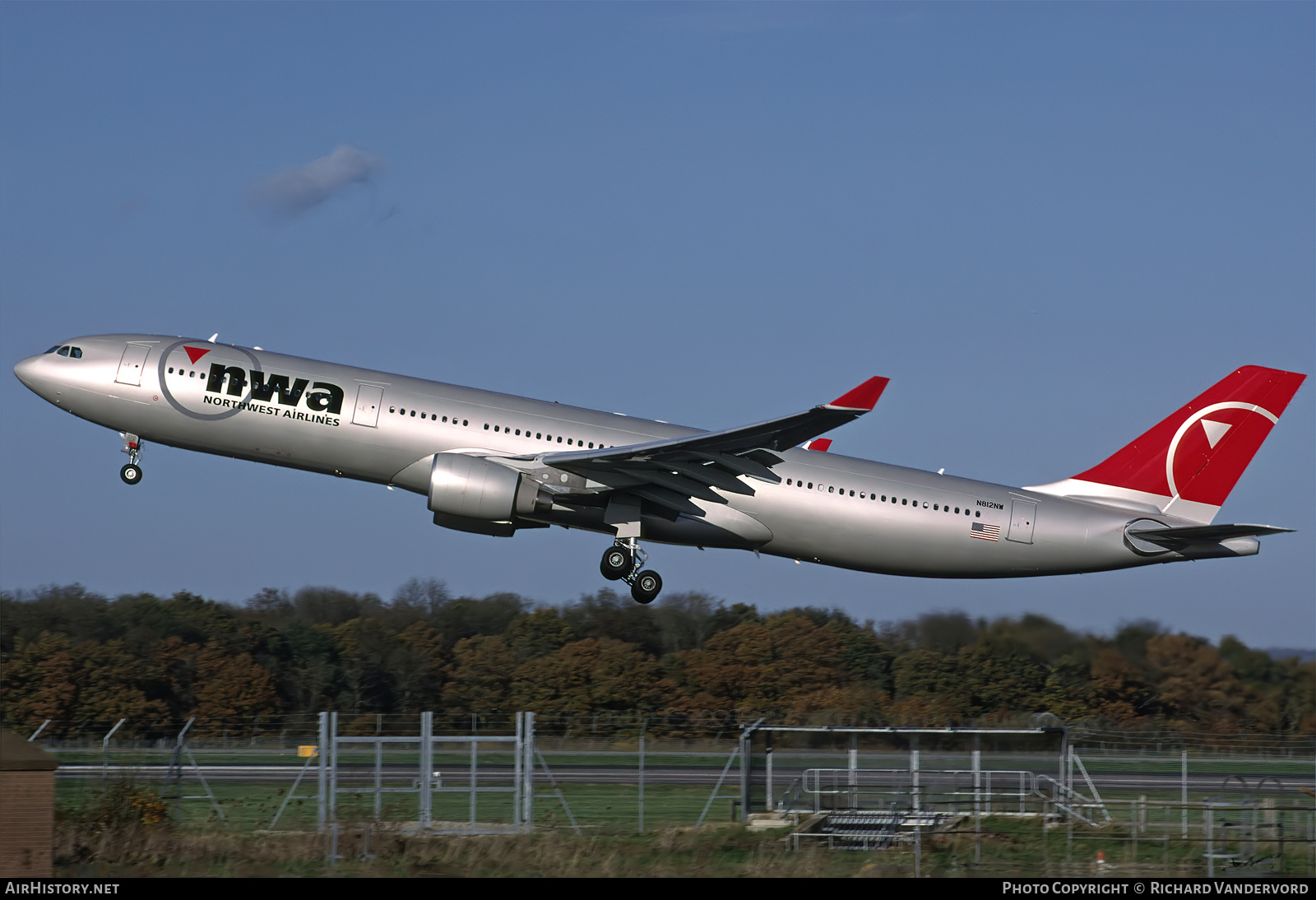 Aircraft Photo of N812NW | Airbus A330-323 | Northwest Airlines | AirHistory.net #832364