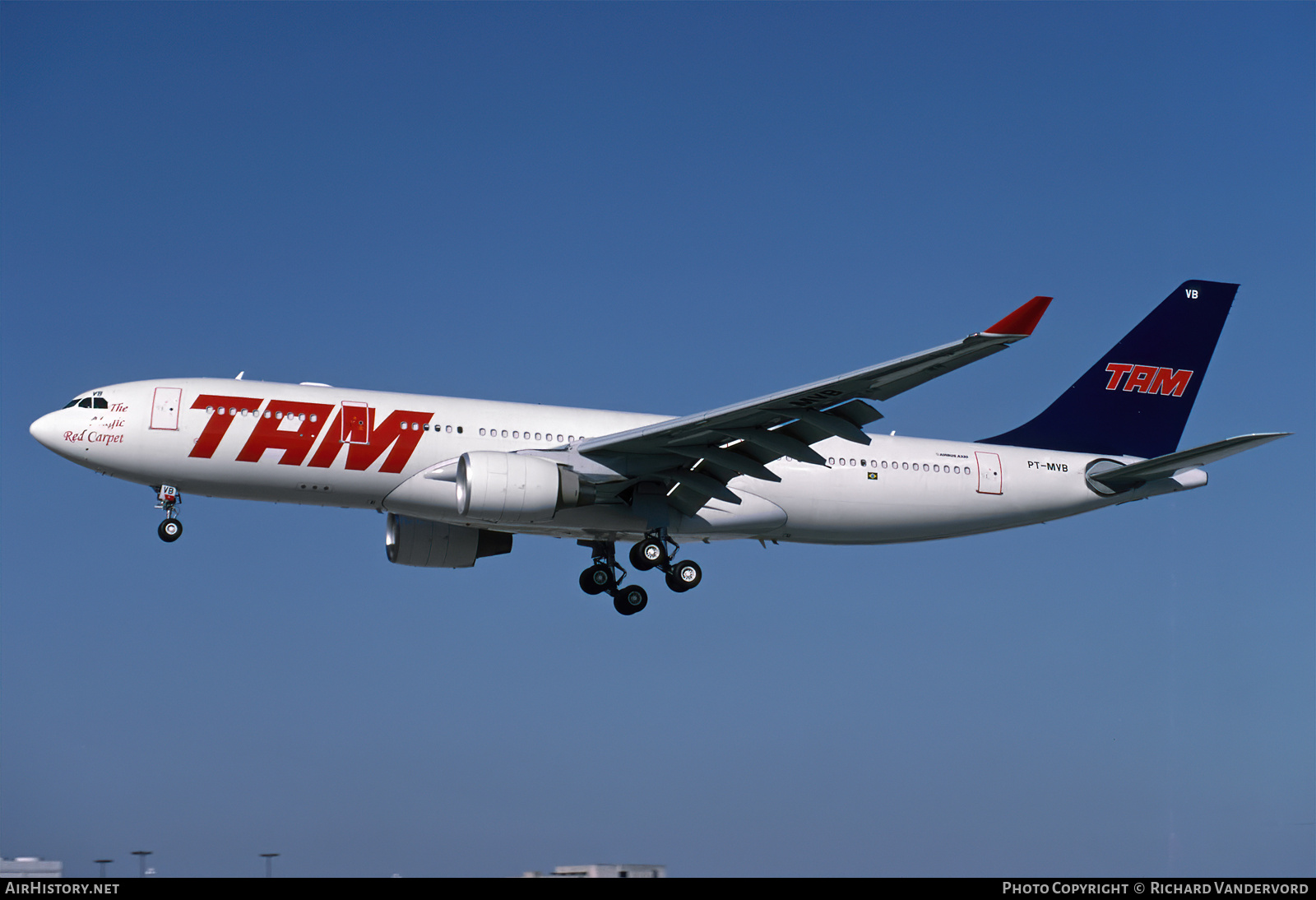 Aircraft Photo of PT-MVB | Airbus A330-223 | TAM Linhas Aéreas | AirHistory.net #832379