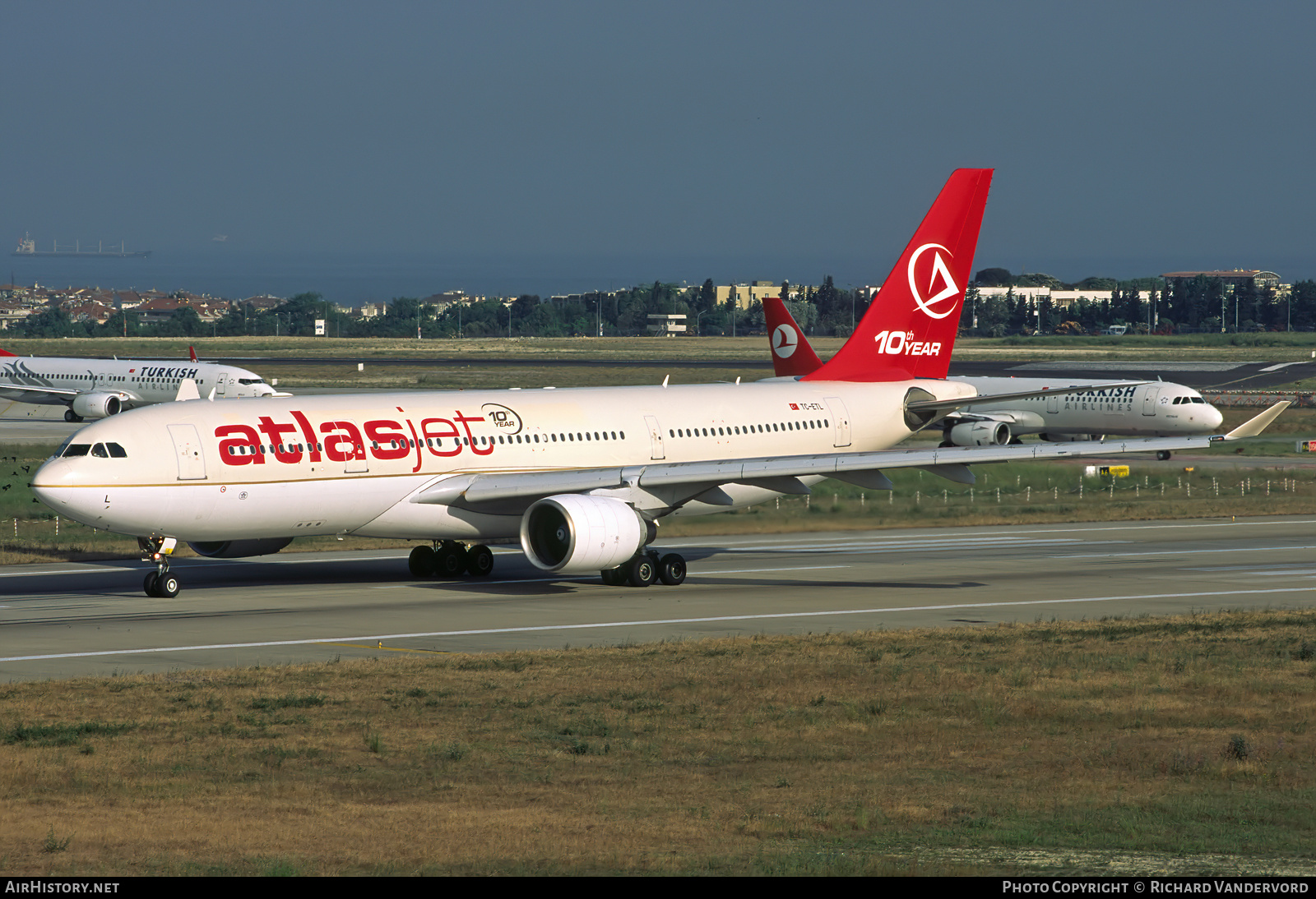 Aircraft Photo of TC-ETL | Airbus A330-223 | Atlasjet Airlines | AirHistory.net #832384
