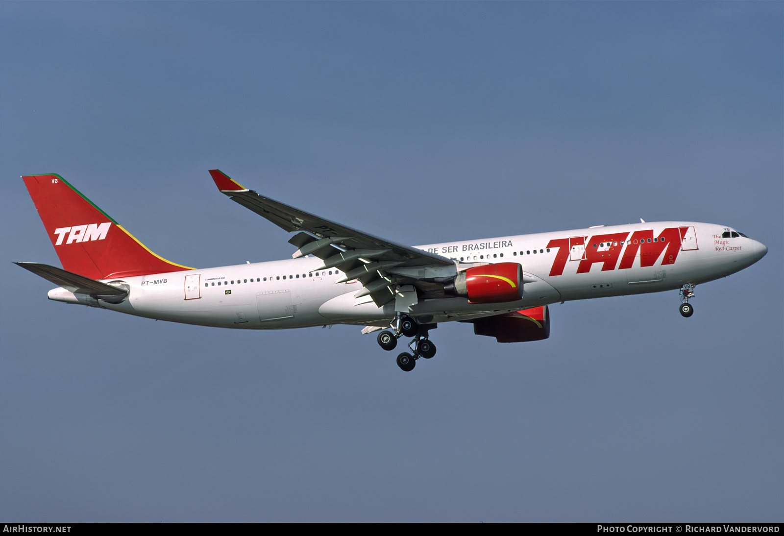 Aircraft Photo of PT-MVB | Airbus A330-223 | TAM Linhas Aéreas | AirHistory.net #832397