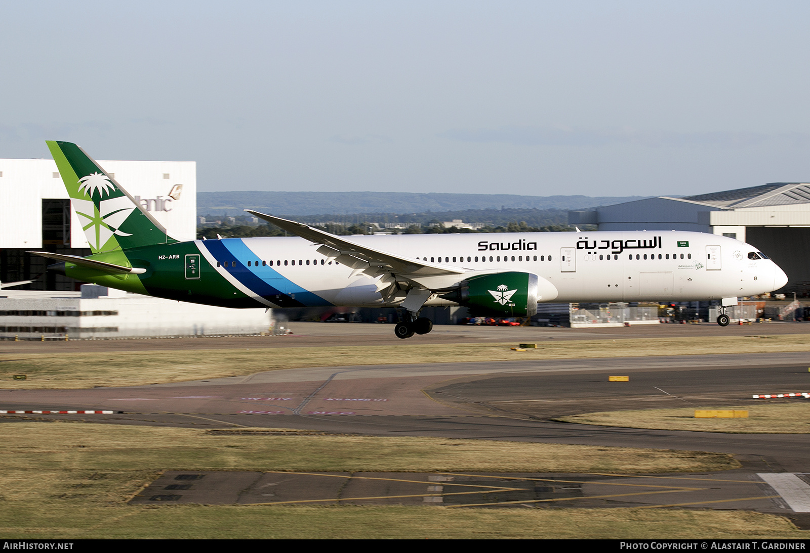 Aircraft Photo of HZ-ARB | Boeing 787-9 Dreamliner | Saudia - Saudi Arabian Airlines | AirHistory.net #832415