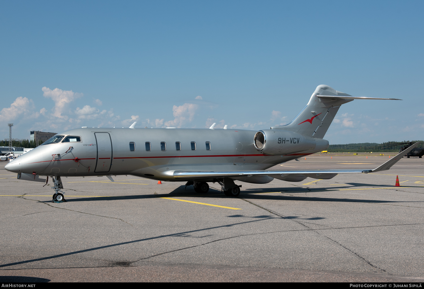 Aircraft Photo of 9H-VCV | Bombardier Challenger 350 (BD-100-1A10) | VistaJet | AirHistory.net #832443