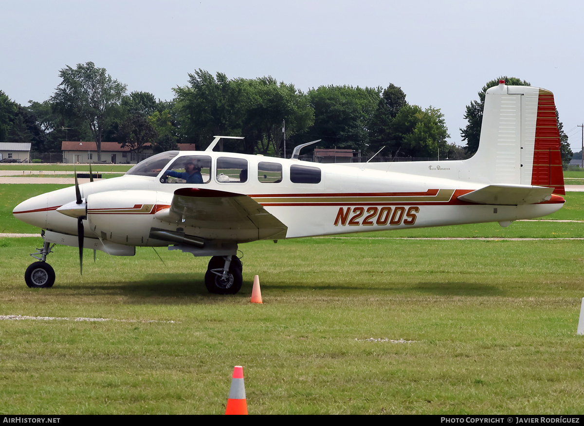 Aircraft Photo of N220DS | Beech D50C Twin Bonanza | AirHistory.net #832448