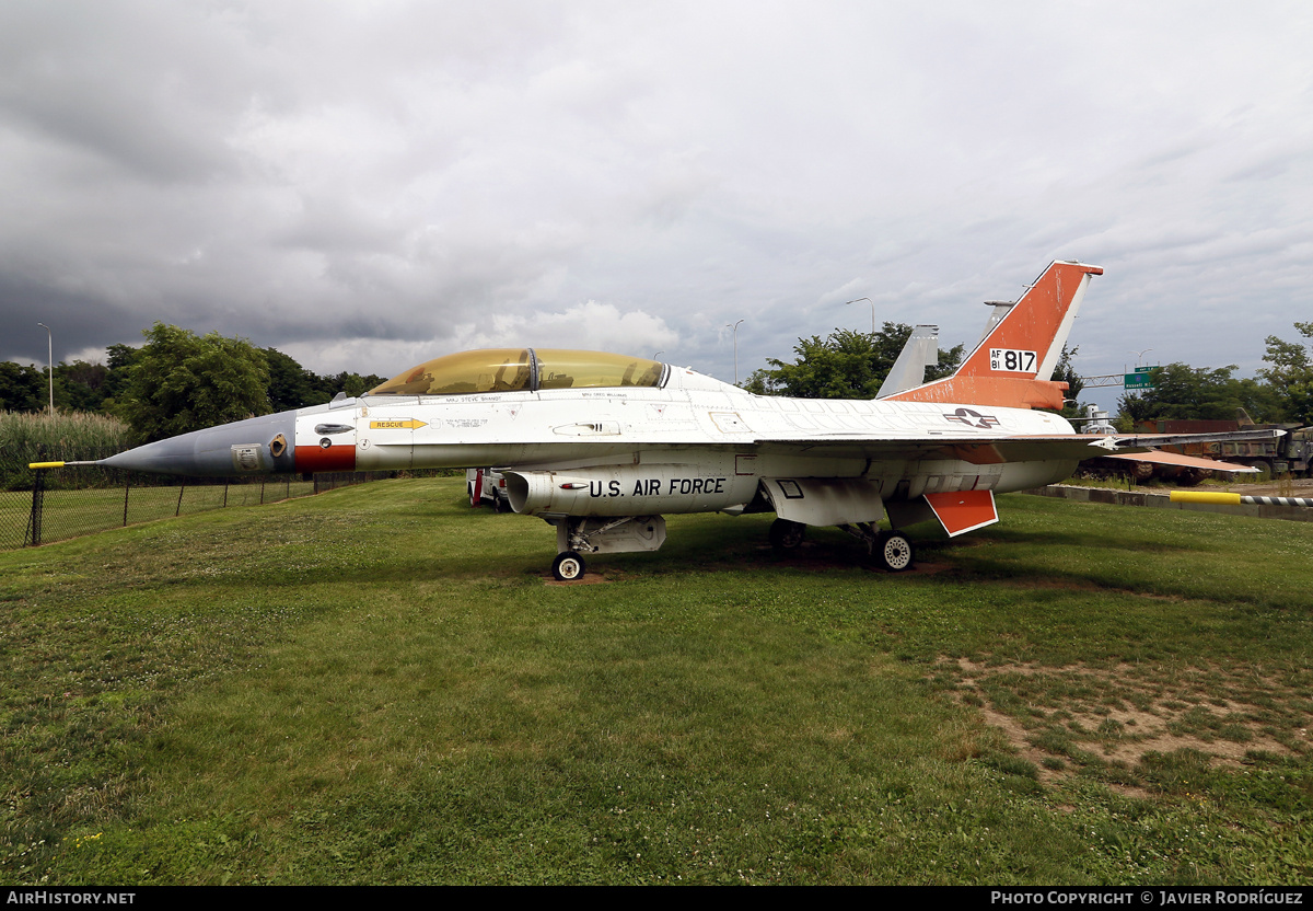 Aircraft Photo of 81-0817 / AF81-817 | General Dynamics F-16B Fighting Falcon | USA - Air Force | AirHistory.net #832533