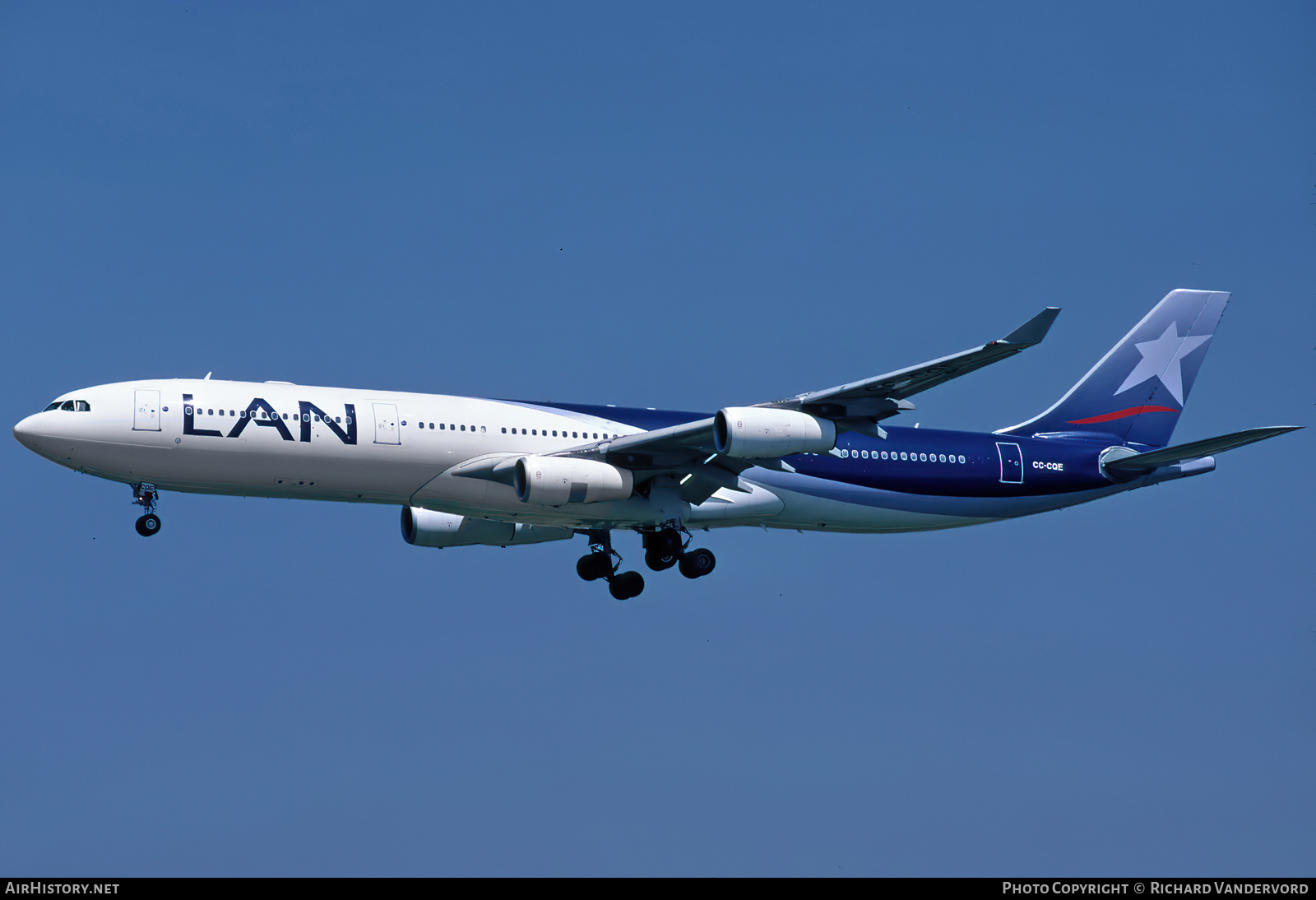 Aircraft Photo of CC-CQE | Airbus A340-313 | LAN Airlines - Línea Aérea Nacional | AirHistory.net #832617
