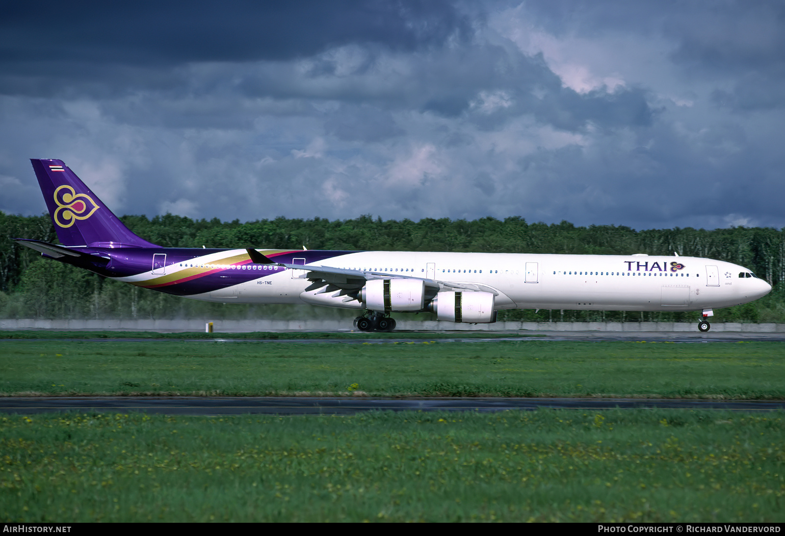 Aircraft Photo of HS-TNE | Airbus A340-642 | Thai Airways International | AirHistory.net #832705
