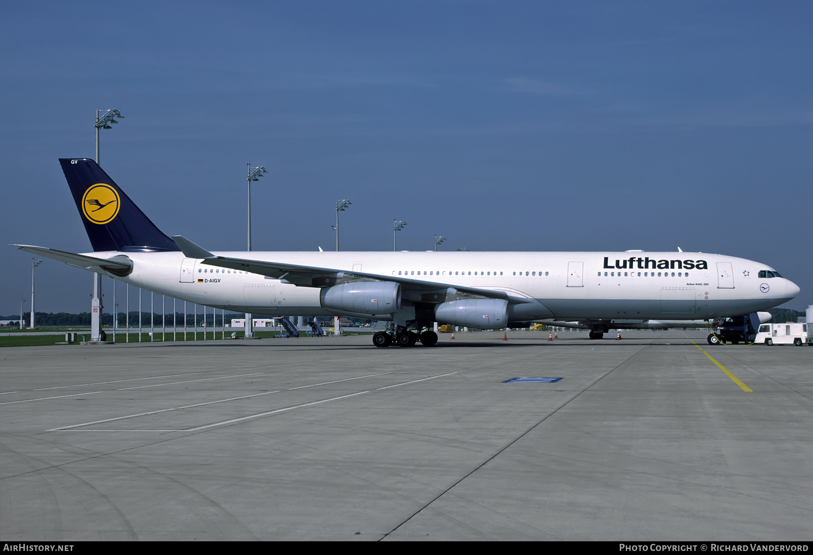 Aircraft Photo of D-AIGV | Airbus A340-313 | Lufthansa | AirHistory.net #832736