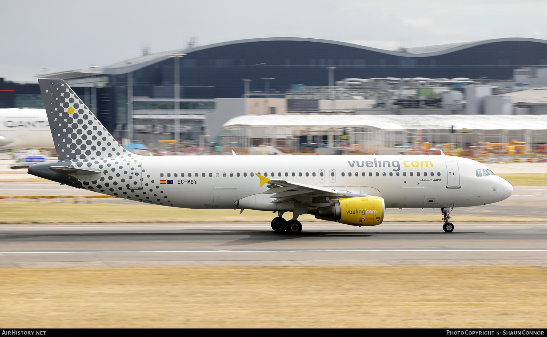 Aircraft Photo of EC-MBY | Airbus A320-214 | Vueling Airlines | AirHistory.net #832739
