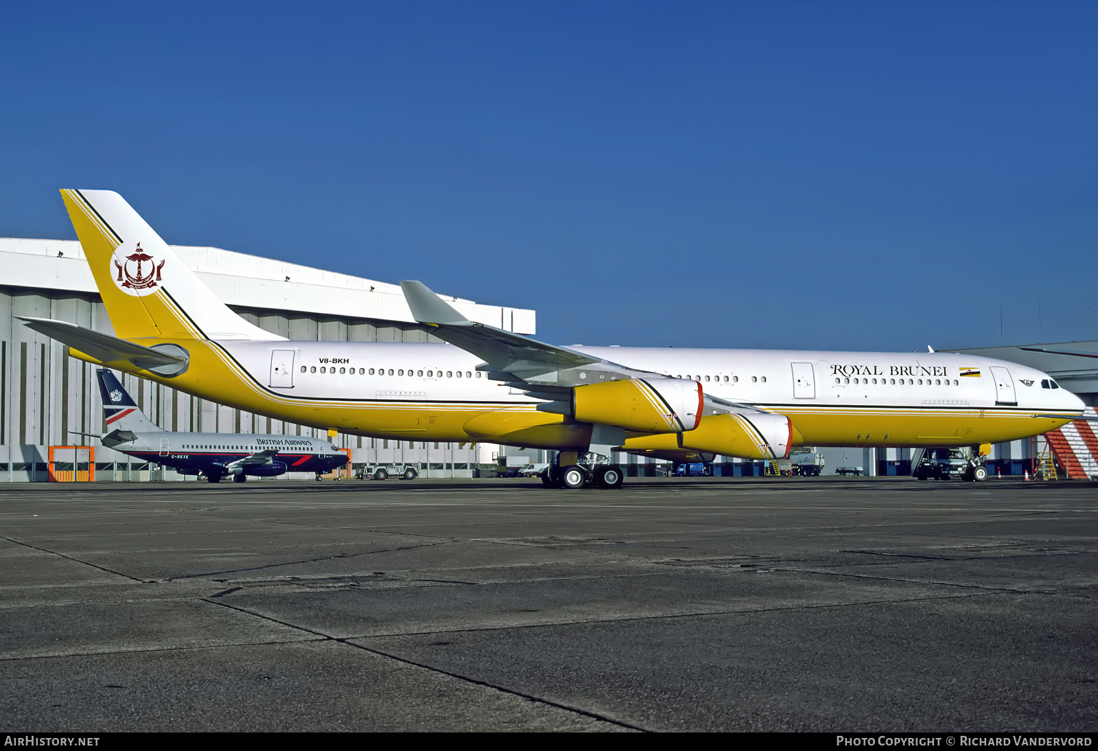 Aircraft Photo of V8-BKH | Airbus A340-211 | Royal Brunei Airlines | AirHistory.net #832774