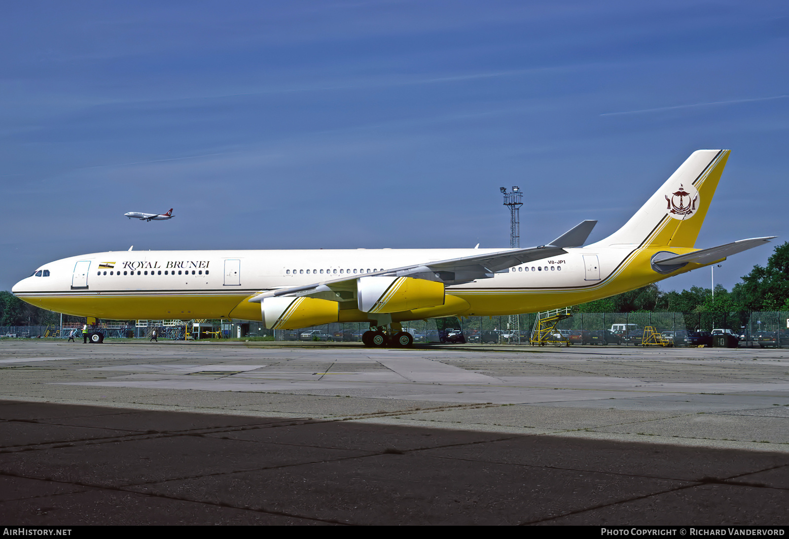 Aircraft Photo of V8-JP1 | Airbus A340-211 | Royal Brunei Airlines | AirHistory.net #832781