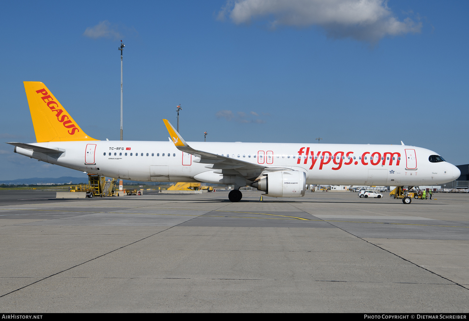 Aircraft Photo of TC-RFG | Airbus A321-251NX | Pegasus Airlines | AirHistory.net #832861