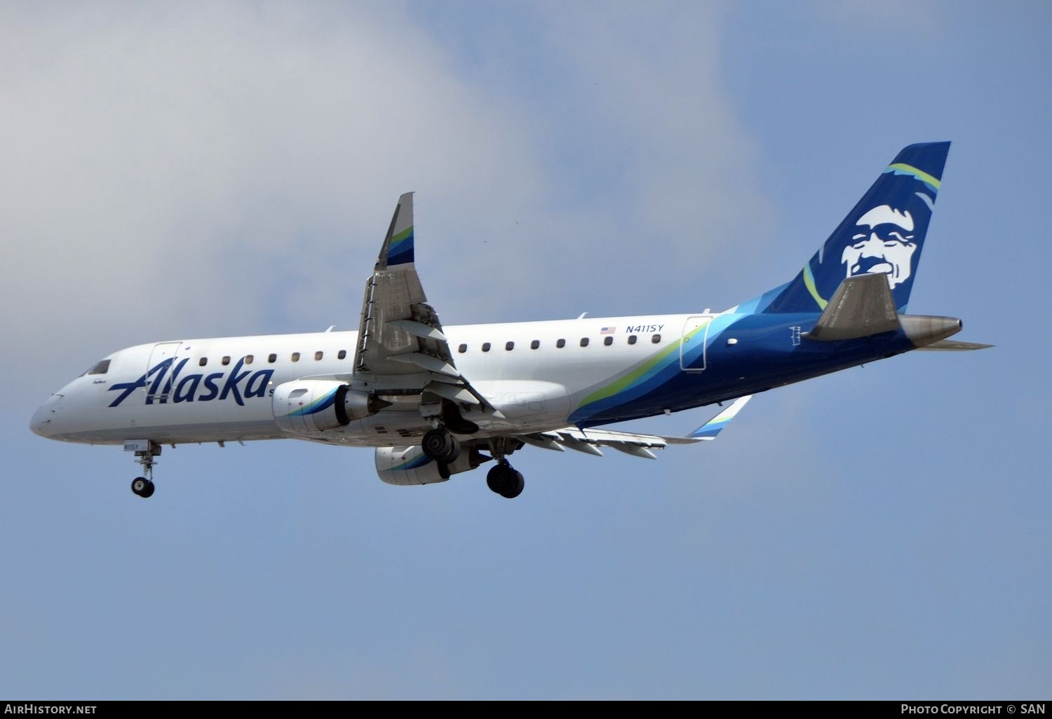 Aircraft Photo of N411SY | Embraer 175LR (ERJ-170-200LR) | Alaska Airlines | AirHistory.net #832872
